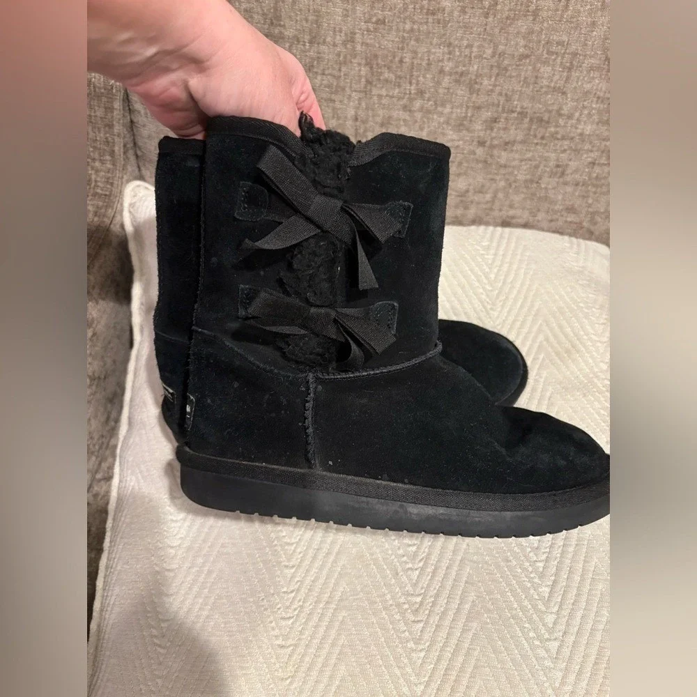 Koolaburra Black‎ Suede Bow-Back Winter Boots